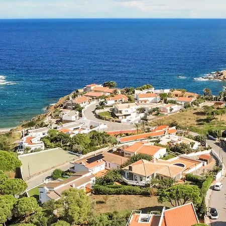 Sarnella, Villa