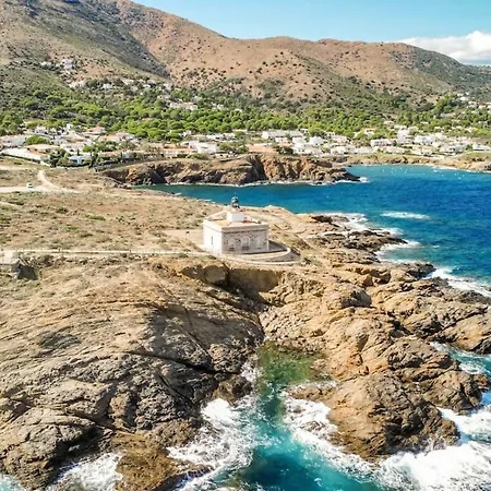 Sarnella, Βίλα El Port De La Selva
