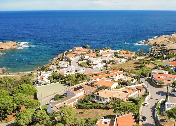 Sarnella, Villa