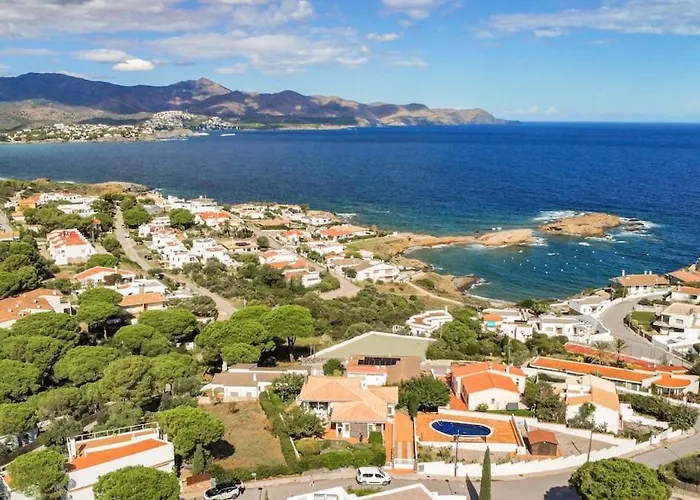 Sarnella, Villa