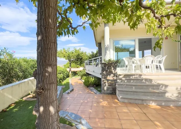 Sarnella, Villa